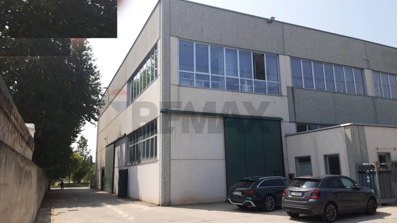 Capannone Industriale in Affitto a Cologno Monzese