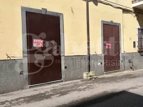 Negozio in Via Quattro Martiri 77, Mugnano di Napoli (NA)