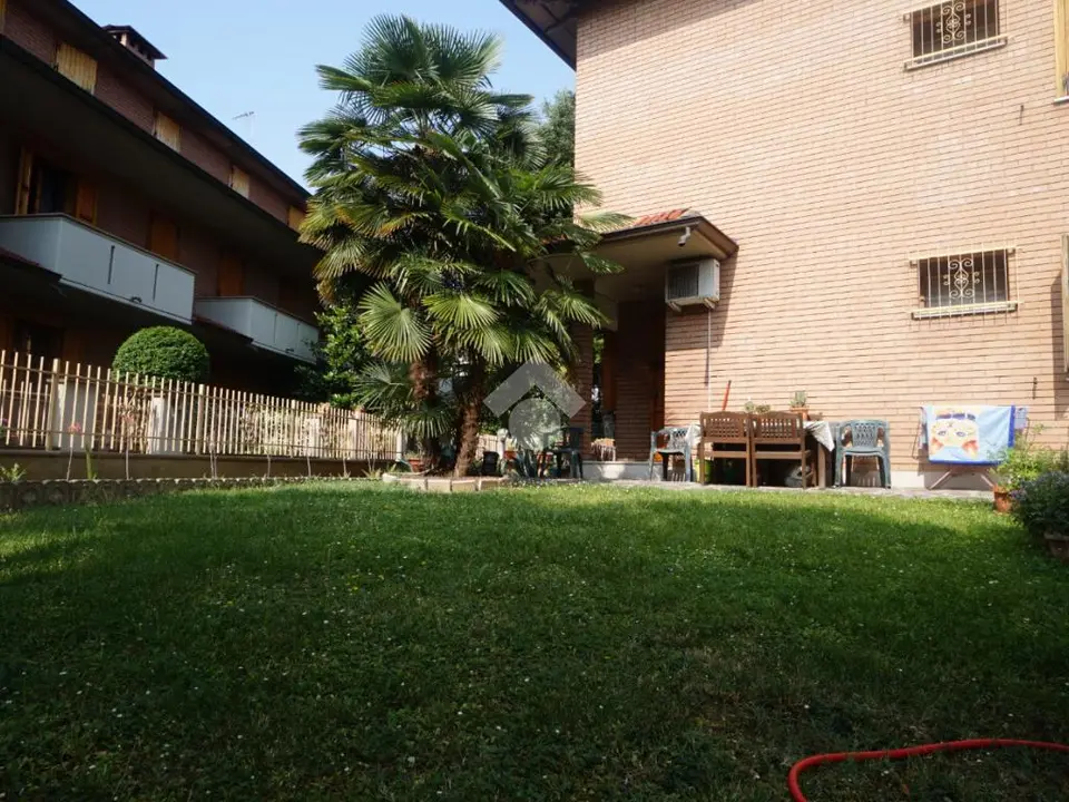 Villa a schiera d'angolo in vendita a Formigine