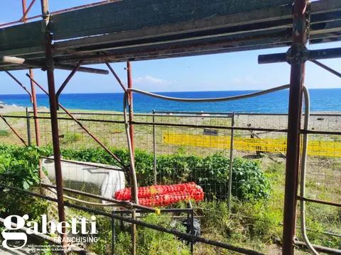 Appartamento in Via Nazionale snc, Gioiosa Marea (ME)