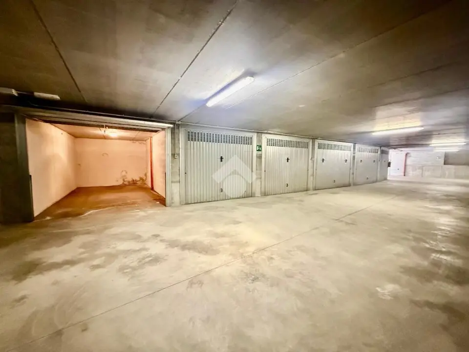 Box / posti auto in vendita a Ponte Di Legno