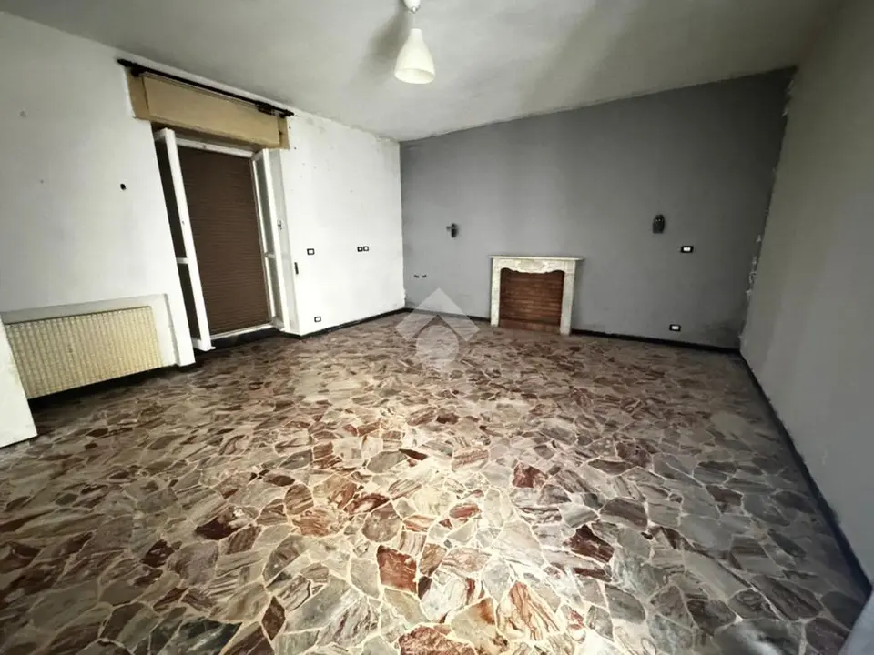 5 locali in vendita a Genova