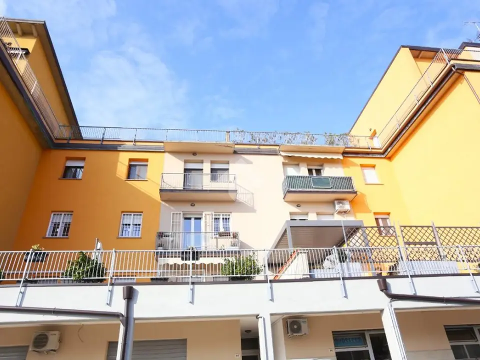 5 locali in vendita a Calderara Di Reno