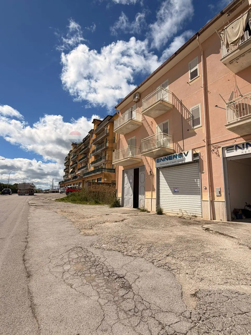 Locale Commerciale in Affitto a Canicattì