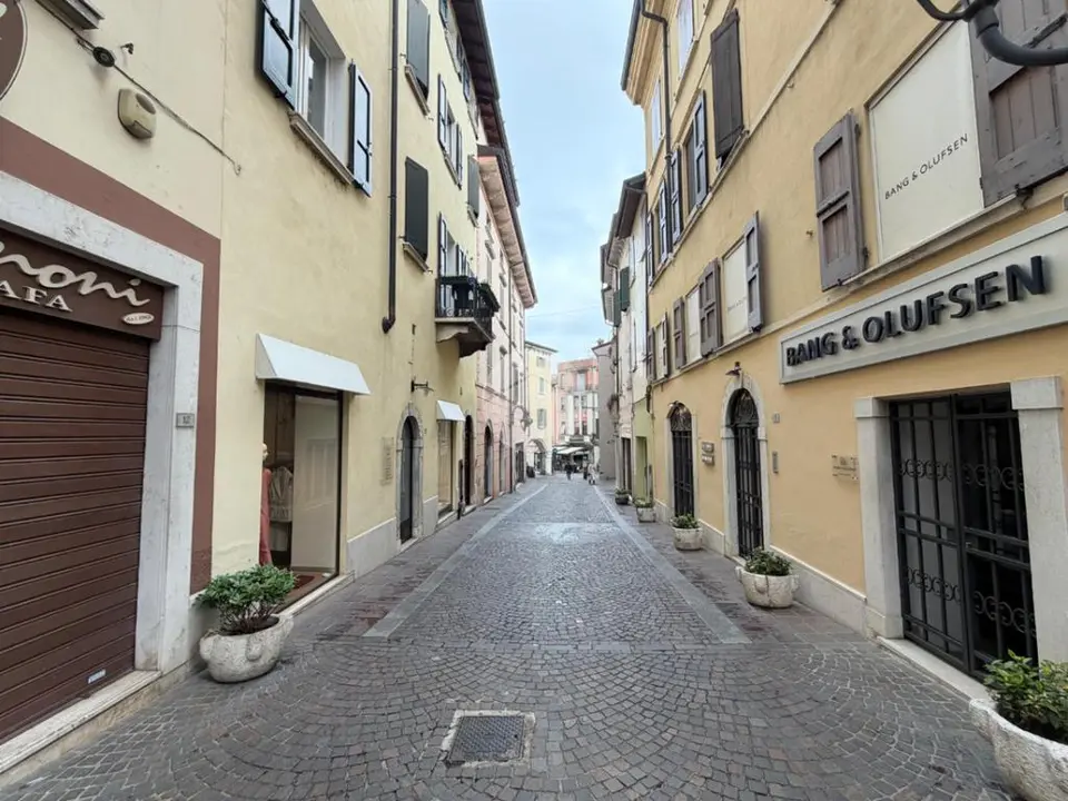 Bilocale in vendita a Desenzano Del Garda