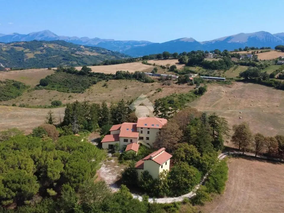 Casa di corte in vendita a Gualdo Tadino