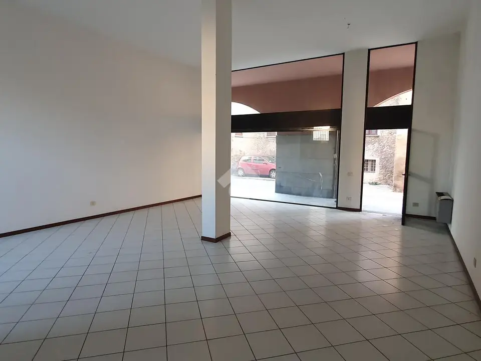 Box / posti auto in vendita a Alzano Lombardo