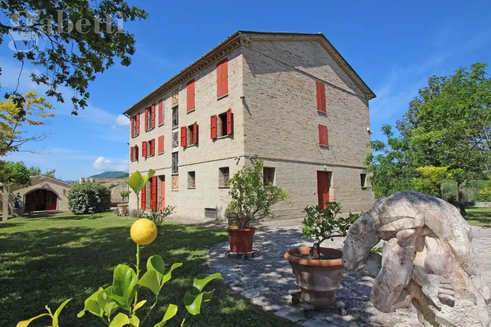 Villa a Arcevia (AN) 500 m², 10 locali, 5 bagni