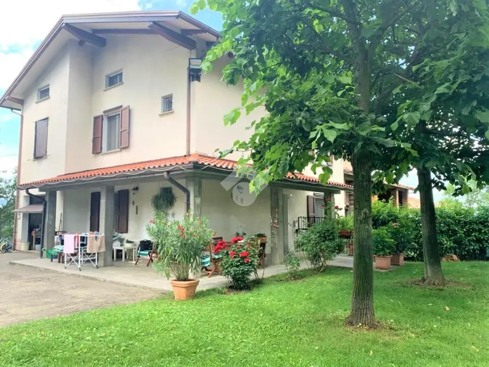 Casa indipendente in vendita a Pavullo Nel Frignano