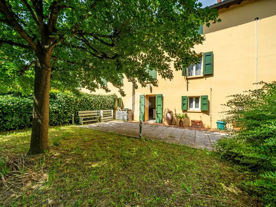 Villa a schiera centrale in vendita a Modena