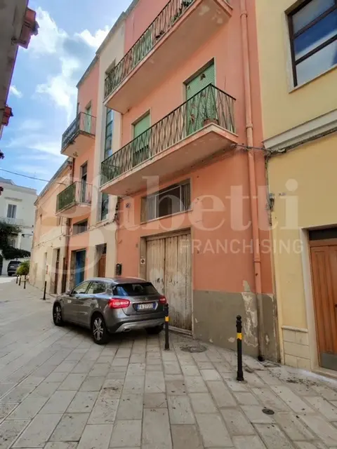 Palazzina in Via Giudea 24, Brindisi (BR)