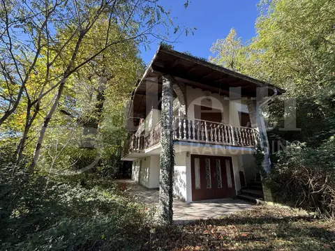 Appartamento in Via Monti di Sera 1, Asso (CO)