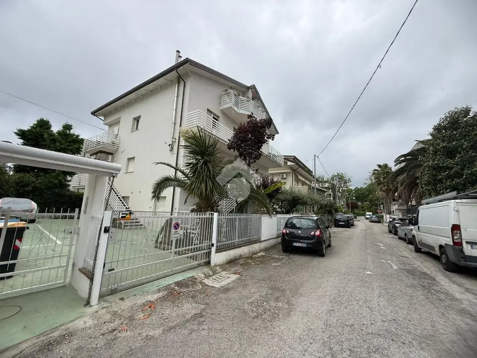 6 locali in vendita a Riccione