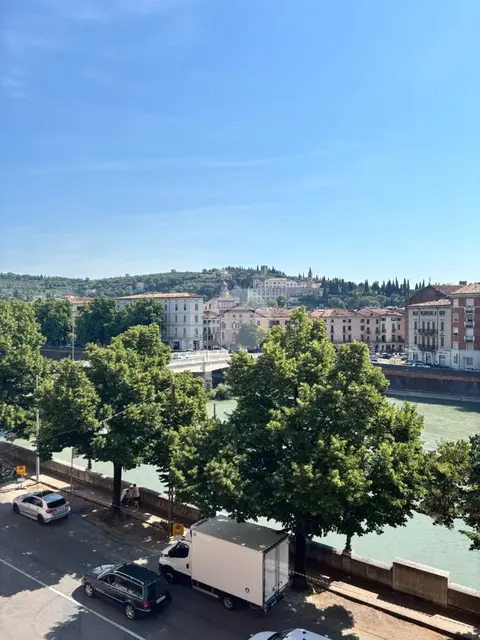 Quadrilocale in affitto a Verona