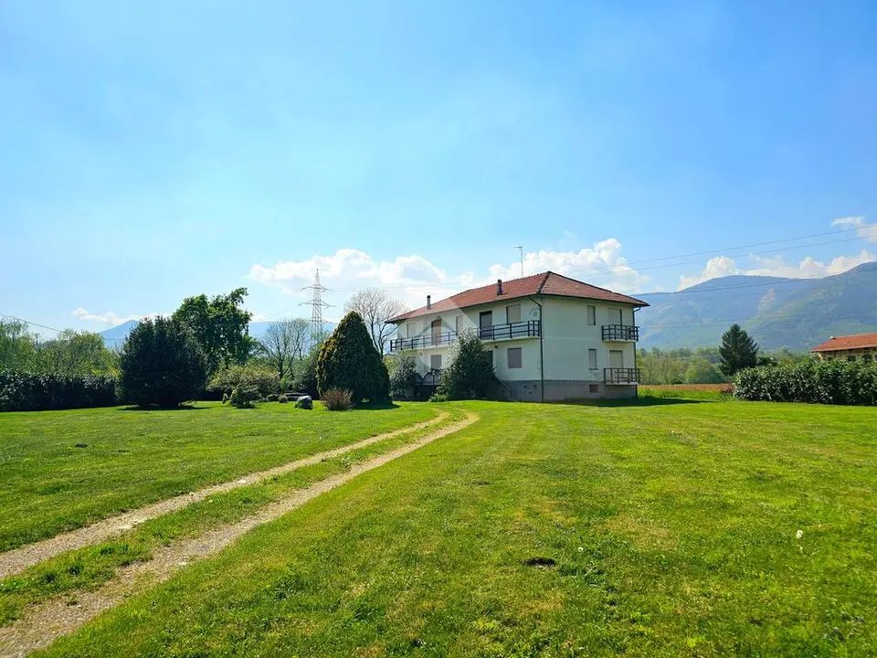 Casa indipendente in vendita a Villanova Canavese