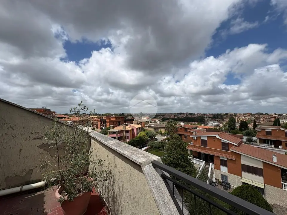 Quadrilocale in vendita a Roma