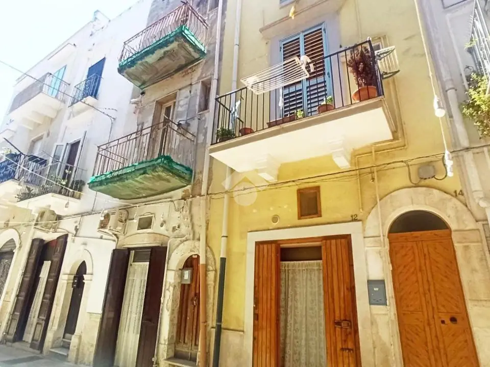 Casa indipendente in vendita a Mola Di Bari