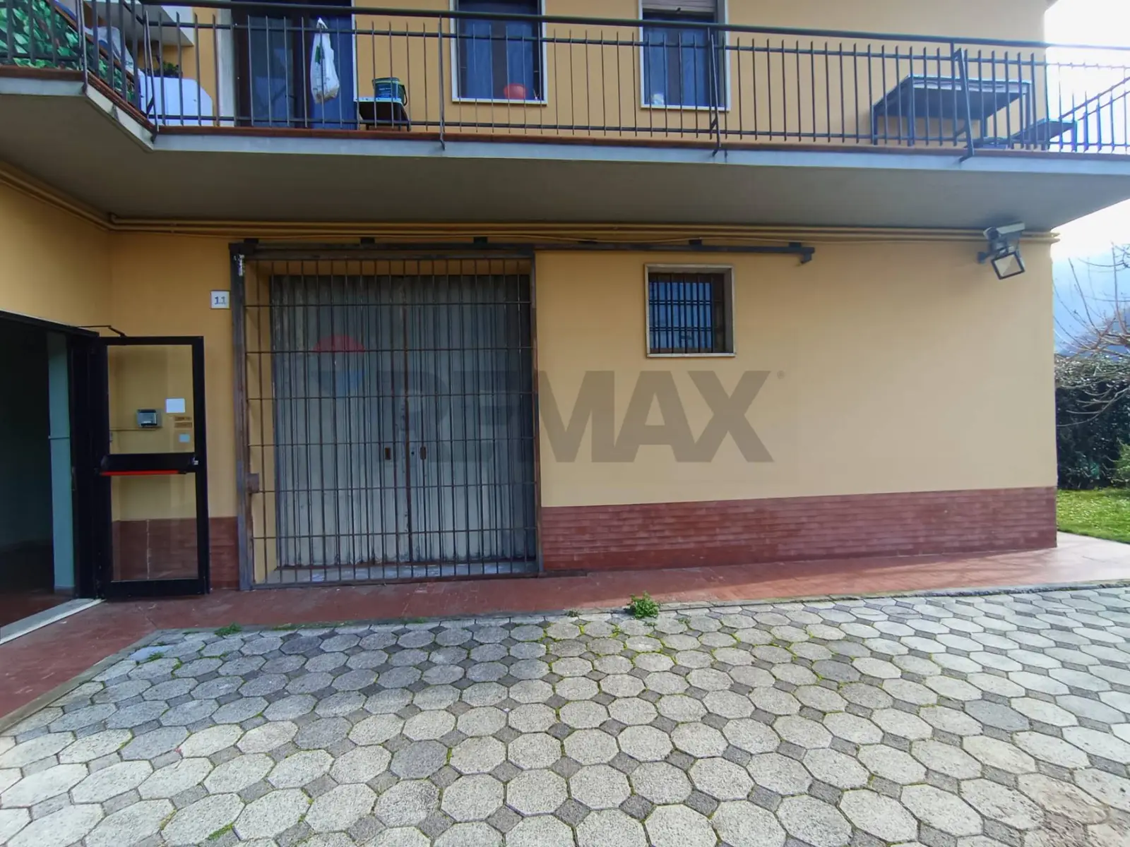 Commerciale Altro in Vendita a Borgo a Mozzano