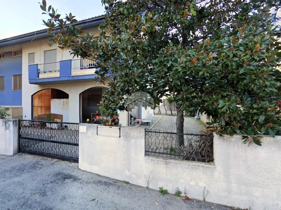 Porzione di bifamiliare in vendita a Montesilvano