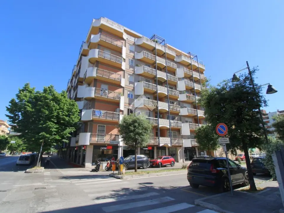 Quadrilocale in vendita a Pescara