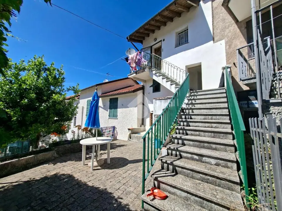 Casa semindipendente in vendita a Vobbia