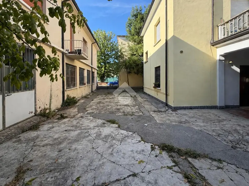 Palazzina in vendita a Manerbio