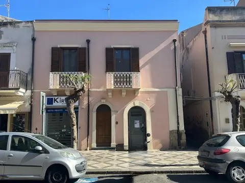 Casa Indipendente in VIA UMBERTO I° 144, Milazzo (ME)