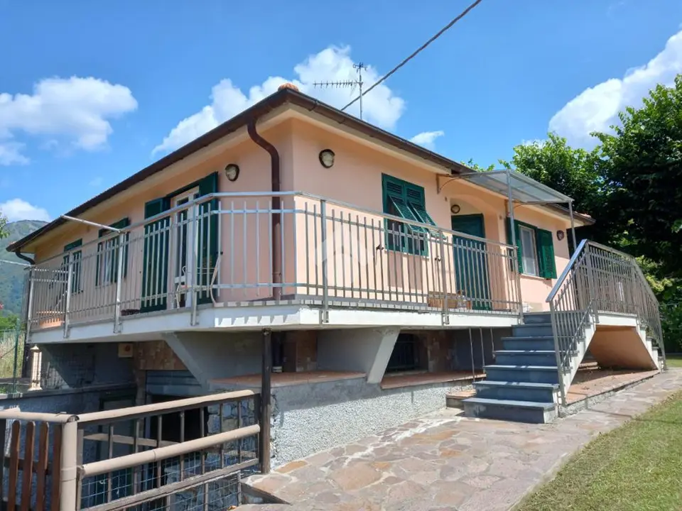 Casa semindipendente in vendita a Ne