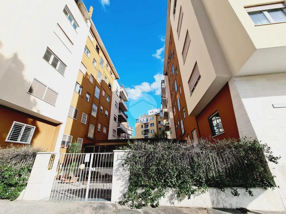5 locali in vendita a Roma