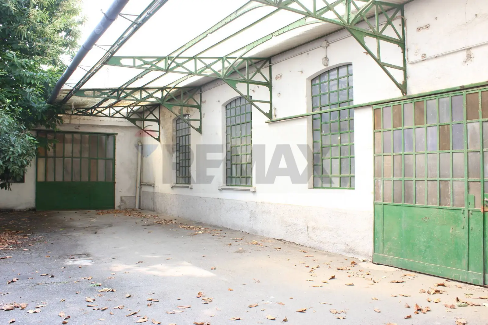 Capannone Industriale in Affitto a Buscate