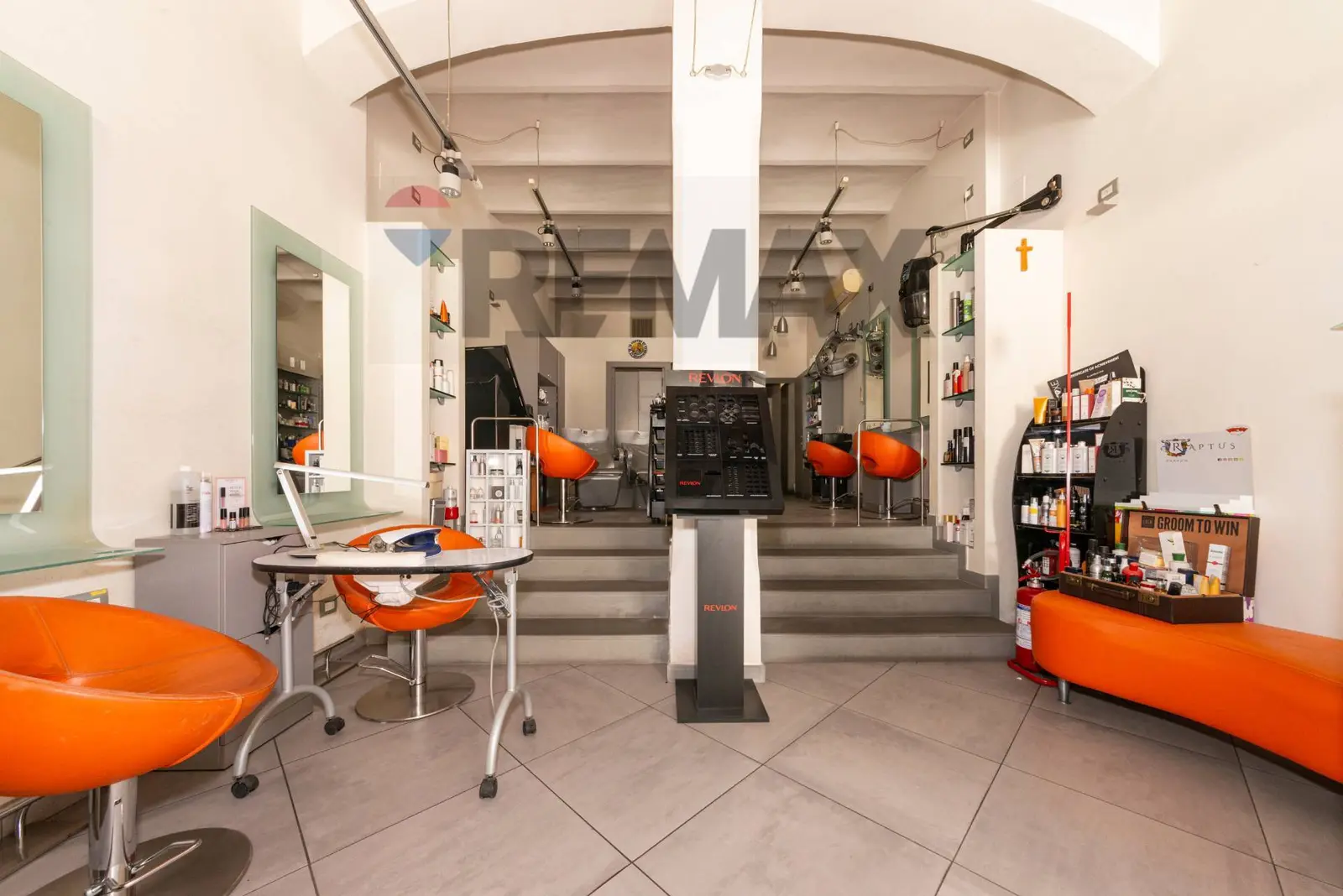 Locale Commerciale in Vendita a Bucine