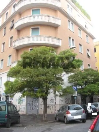 Locale Commerciale in Affitto a Roma