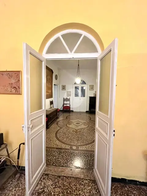 6 locali in vendita a Genova