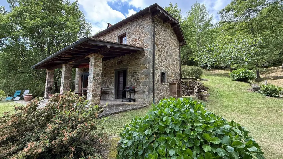 Rustico in Vendita a Bagni di Lucca