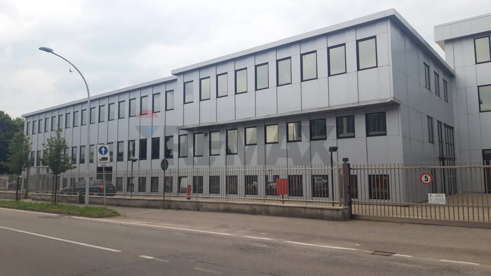 Ufficio in Affitto a Agrate Brianza