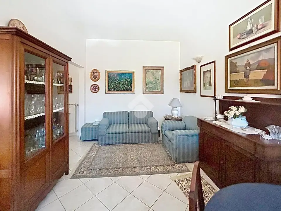 2-Zimmer-Landhaus zum Kauf in Cascina
