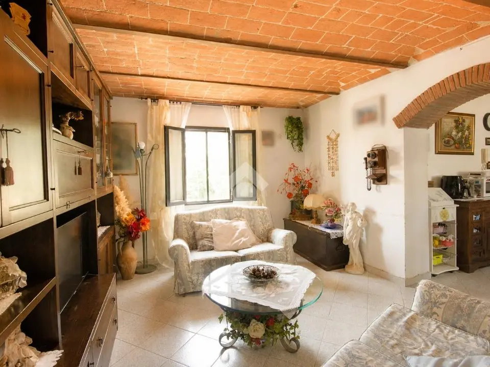 Casa semindipendente in vendita a Cascina