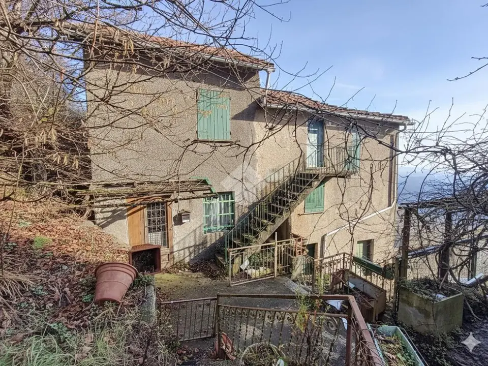 Casa indipendente in vendita a Savignone