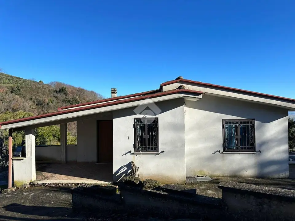 Casa indipendente in affitto a Artena