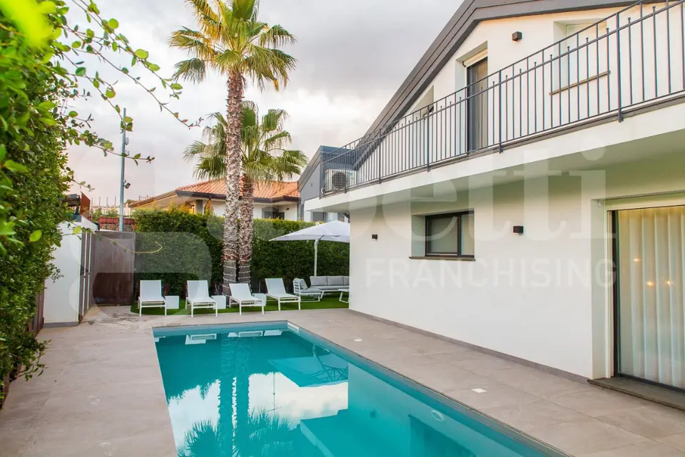 Villa in Via Empedocle 29, Pedara (CT)