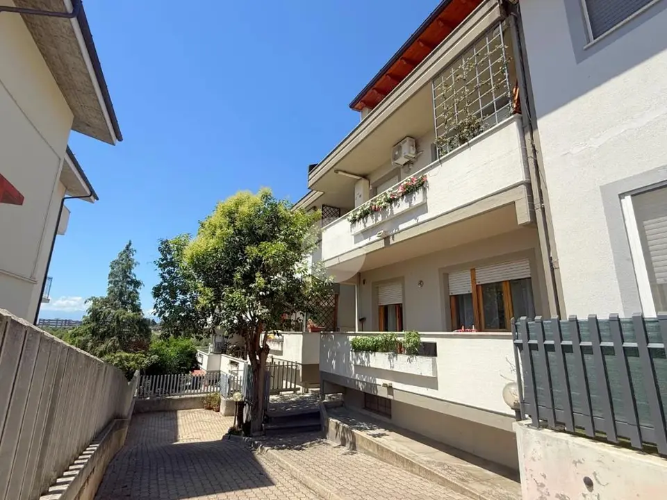 Quadrilocale in vendita a Pescara