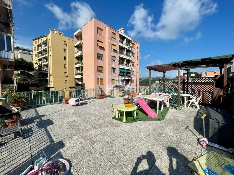 Quadrilocale in vendita a Genova