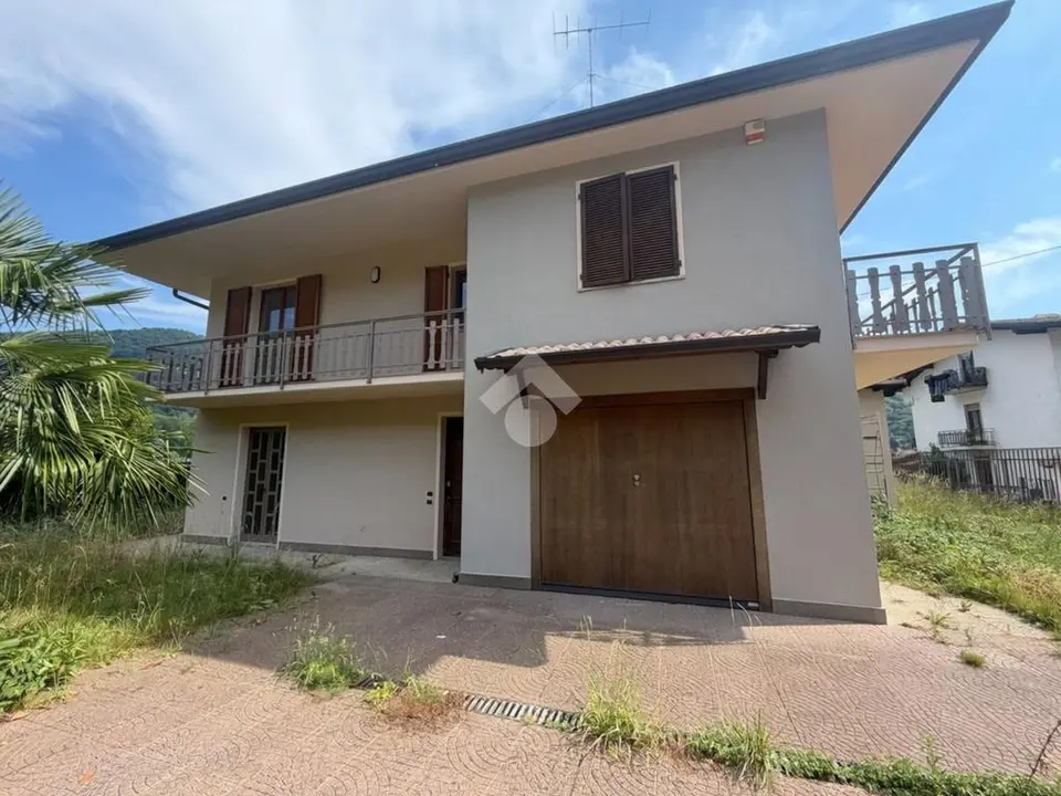 Villa singola in vendita a Zandobbio
