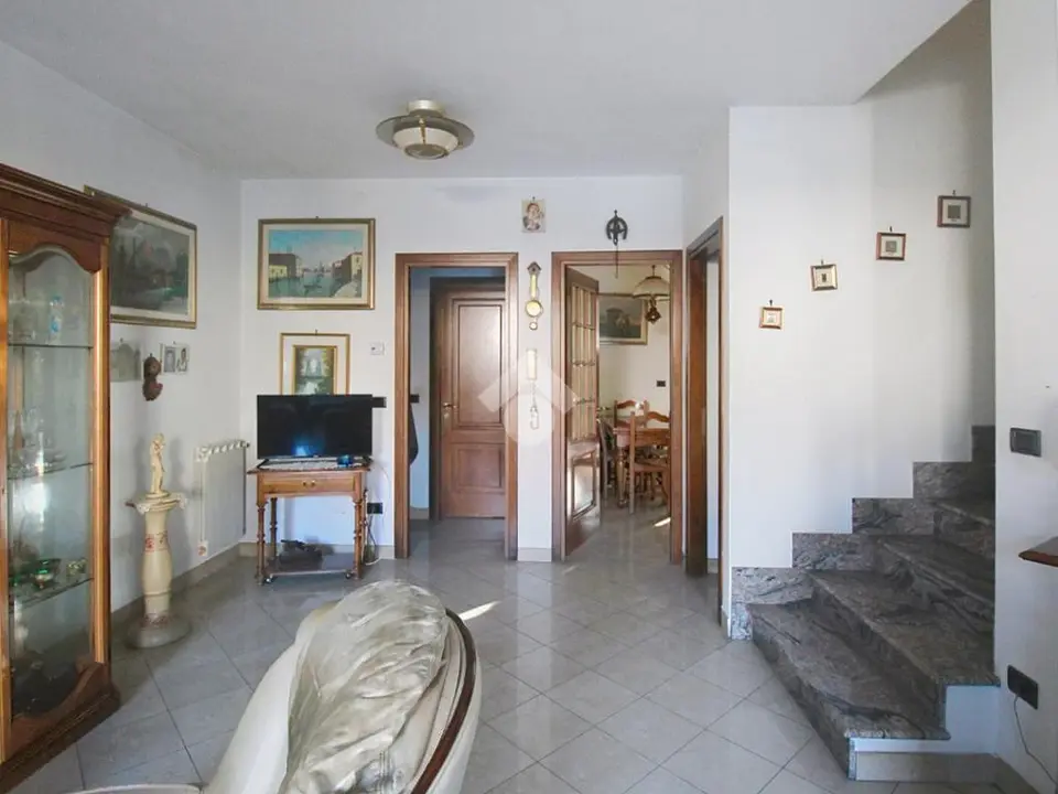 3-Zimmer-Reihenhaus zum Kauf in Cascina