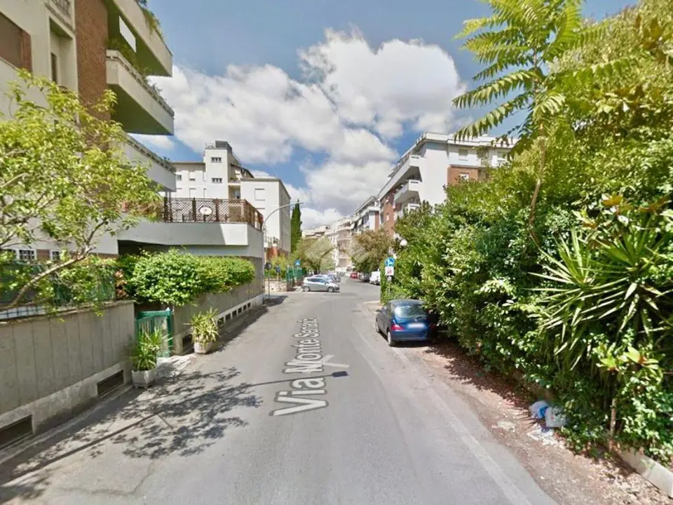 Box / posti auto in vendita a Roma
