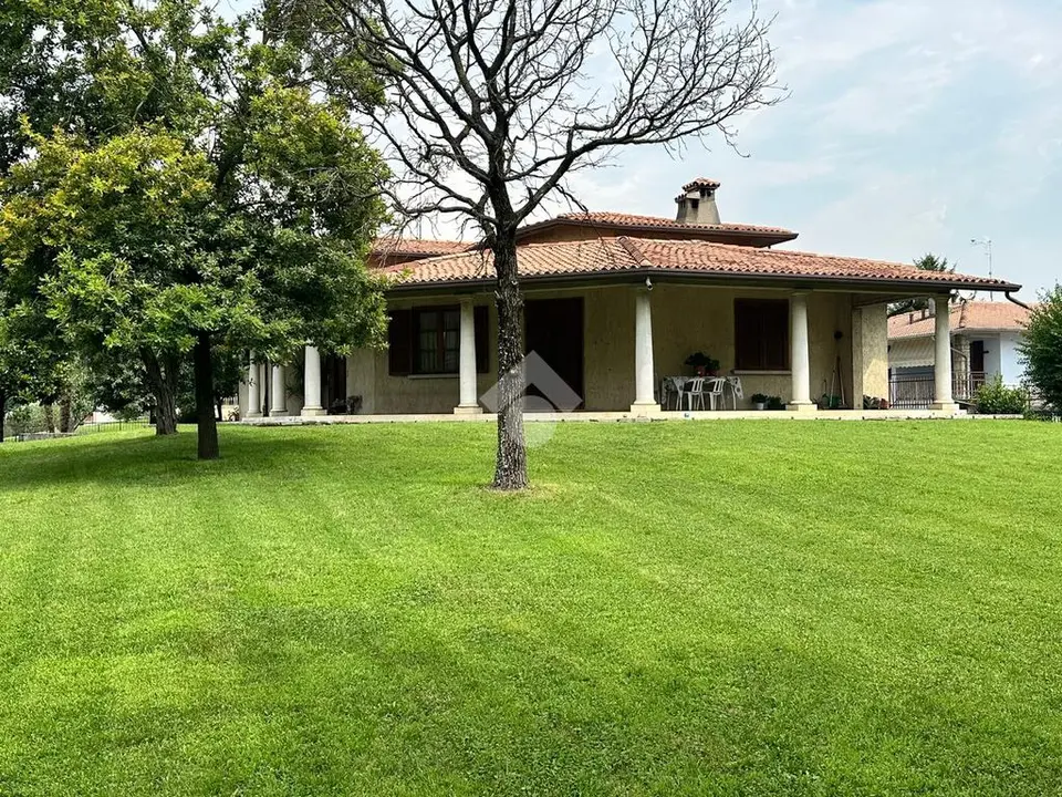 Villa singola in vendita a Leno