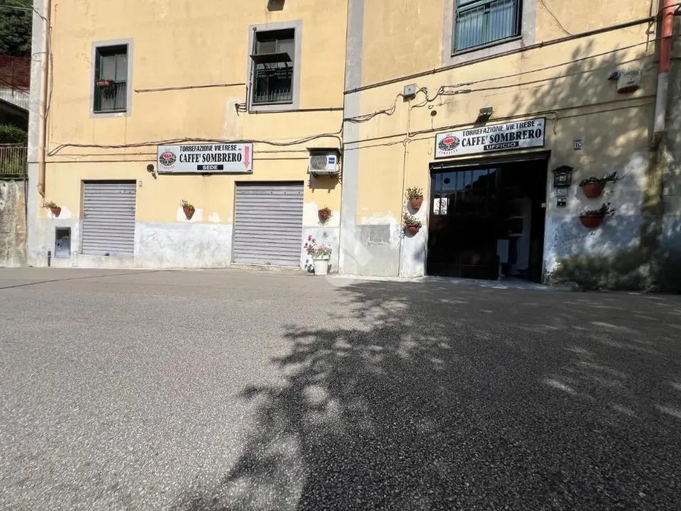 Box / posti auto in vendita a Vietri Sul Mare