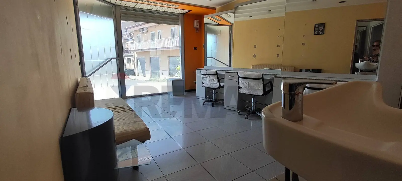 Locale Commerciale in Affitto a Caltagirone
