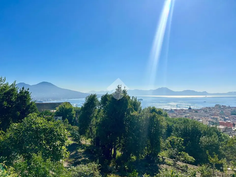 6 locali in vendita a Napoli