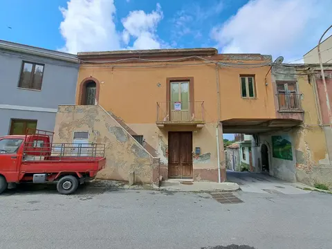 Casa Indipendente in VIA FONTANELLE 62, Barcellona Pozzo di Gotto (ME)